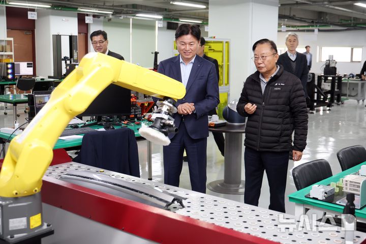Open Mayor’s Office “Wise Bucheon” Visits Local Strong and Long-Standing Companies